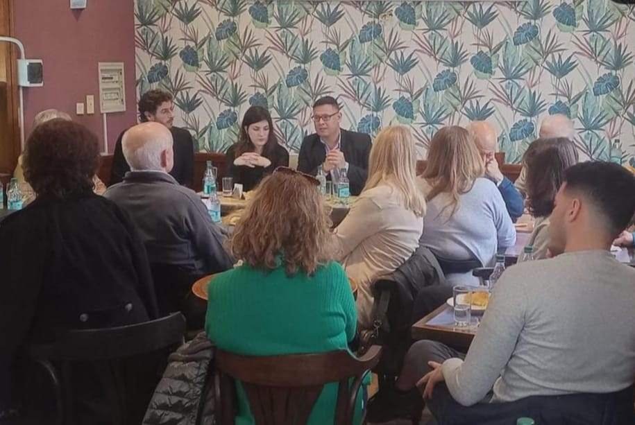 Taller de formación de dirigentes de la Fundación República